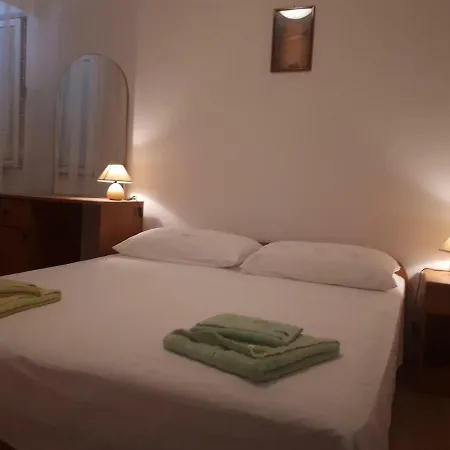 Apartman Neven Bol