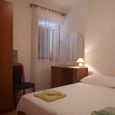 Apartman Neven Apartamento