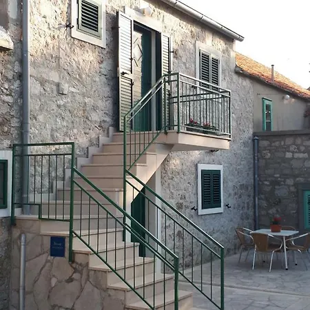 Apartman Neven Apartamento *