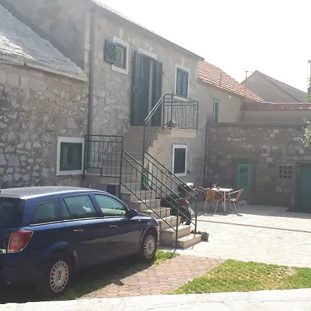 Apartman Neven Apartamento *